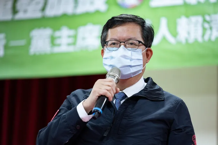 傳出鄭文燦跟林佳龍職位可能對調，鈕則勳認為鄭當正或副閣揆都是加分。翻攝鄭文燦臉書