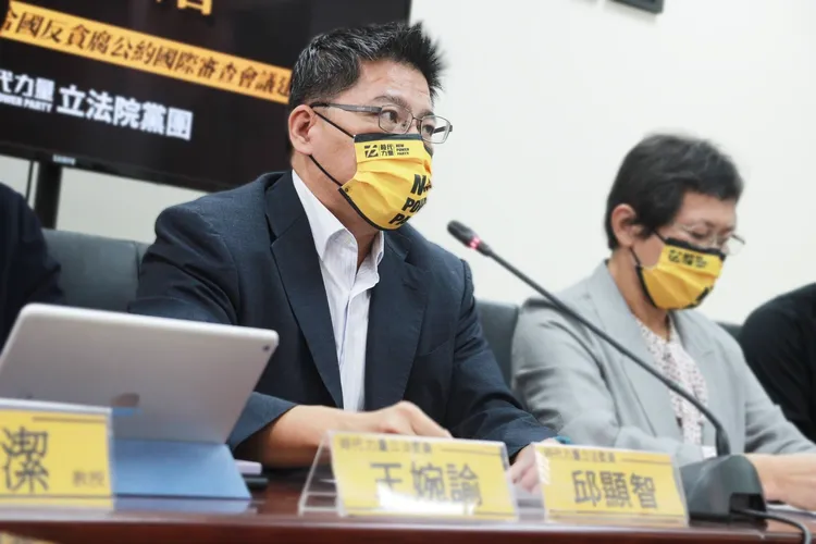 邱顯智晚間續轟政院部會卸責，連立法院執政黨黨團也要剝奪在野黨的發言權。資料照片