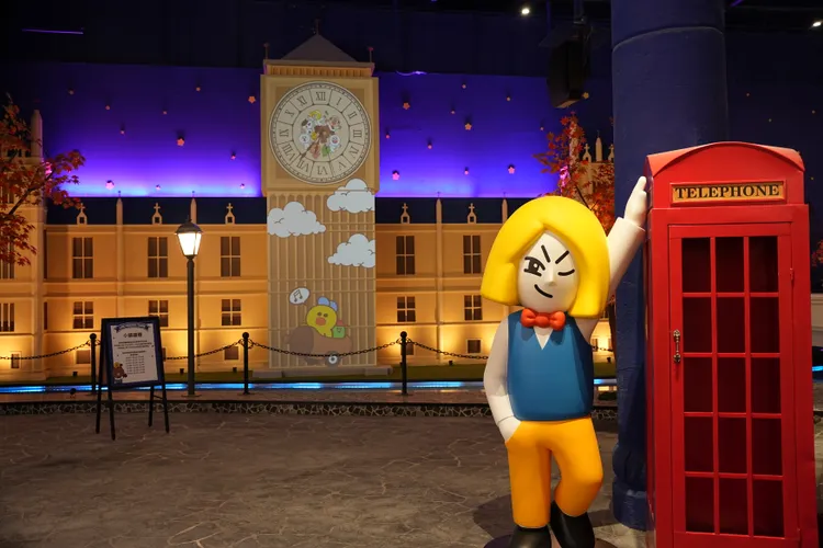 小鎮地標「小鎮鐘樓」將會於固定時間上演動畫秀。黃盈甄攝