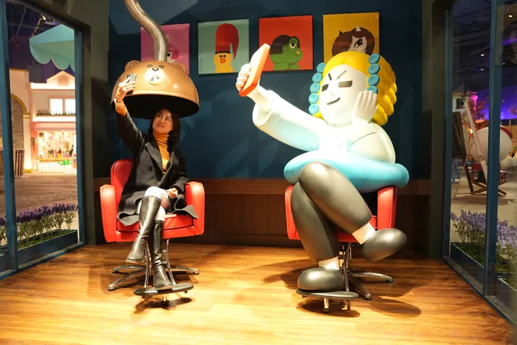 拍照區內粉絲可與最愛美的「詹姆士」一起拍照。黃盈甄攝