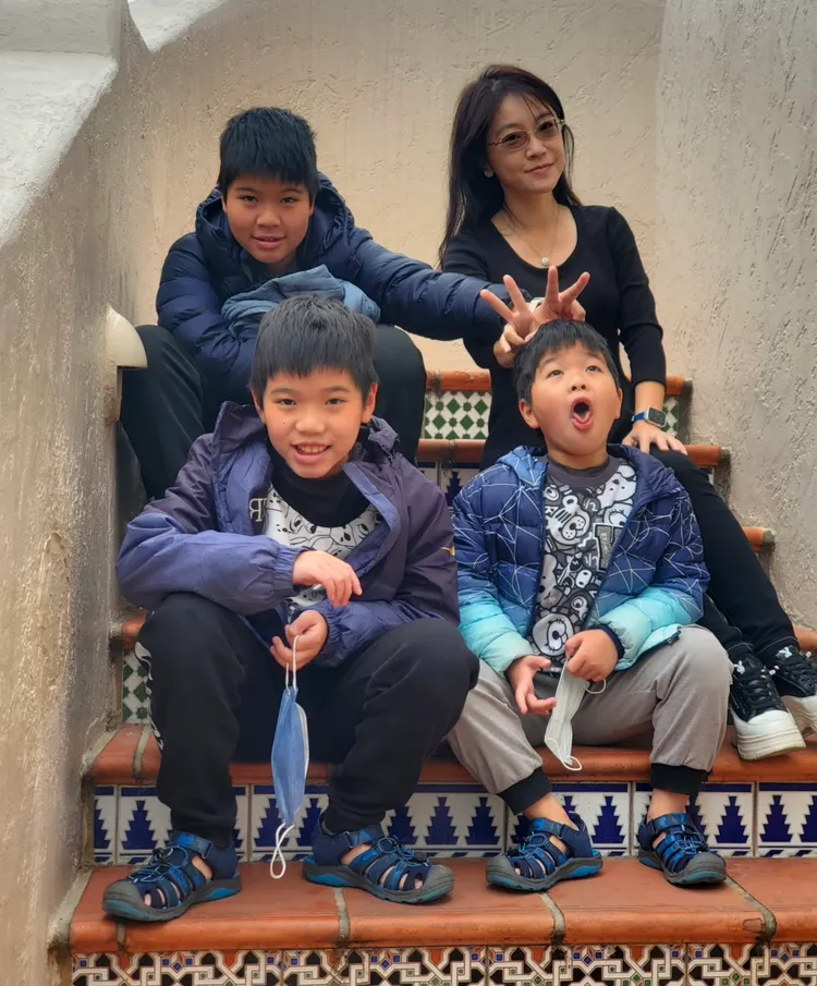 美女公證人何叔孋鼓勵3個兒子幫助弱勢。何叔孋提供