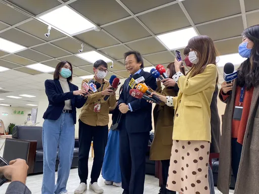 蘇貞昌拍片大內宣5政績 被王世堅酸和「這咖」沒兩樣:原來歷史會重演