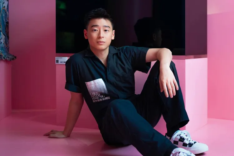 台灣當代藝術家周世雄。翻攝周世雄臉書