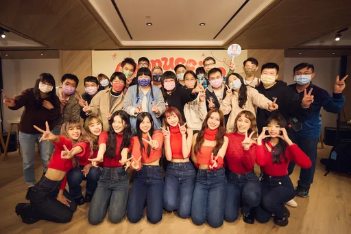 女團PINK FUN變身俏麗服務生 玩遊戲被粉虧參加《全諧星運動會》