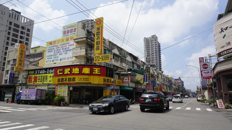 仁武區近年來居住人口大幅提升，目前新屋逼近3字頭行情。葉家銘攝