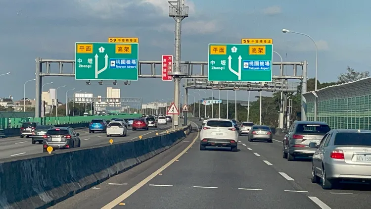 五楊匯入國道平面路段也未出現堵車情形。張沛森攝