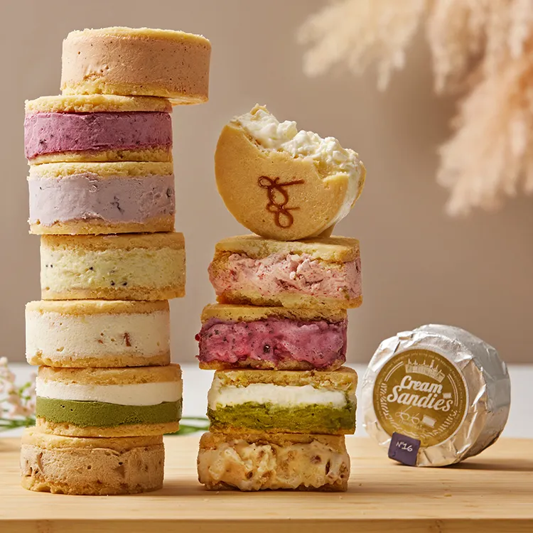 「北海道奶油三明治冰淇淋」，30種不同口味，繽紛色彩堆疊起來拍照打卡超吸睛。66Cheesecake提供