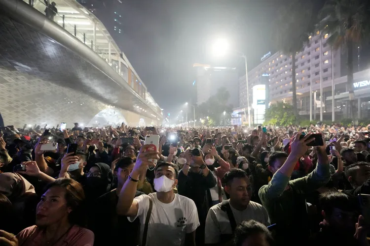 印尼雅加達民眾歡慶跨年。美聯社