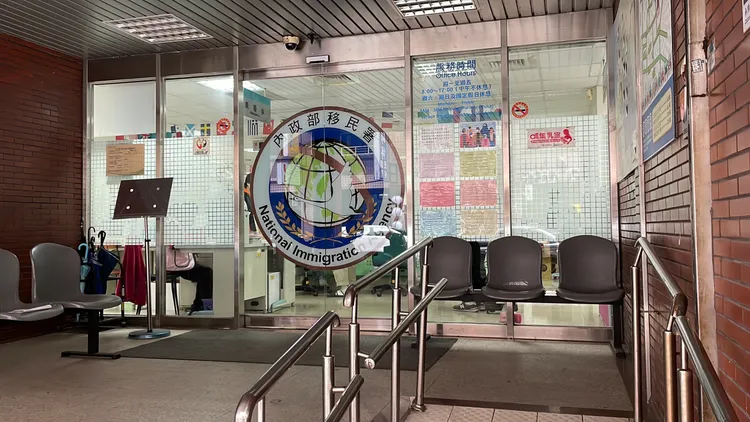 發生諸多離譜事件，員工們也齊聲表示，他們早已透過內部管道檢舉，但主任接受調查時，上級長官回覆第一句話竟是：「我是你主任的朋友」。黃羿馨攝