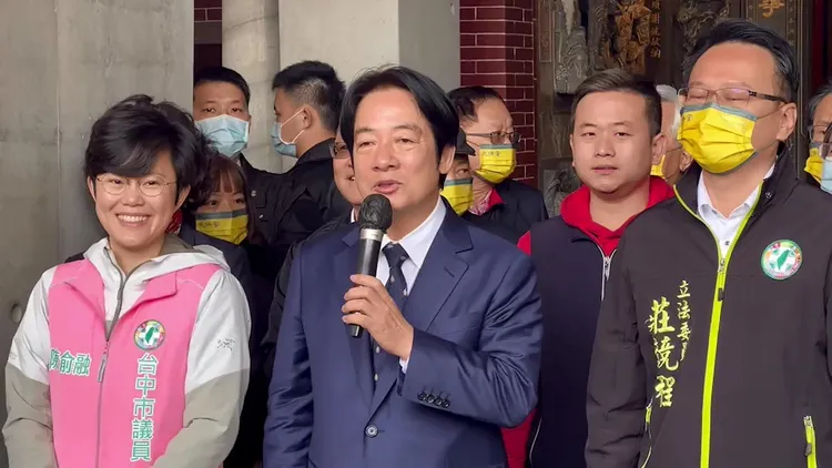 賴清德說，今年歲次癸卯，又是兔年，只要學習兔子機智、謹慎的特色，面對困難一定能度過難關。鮮明攝