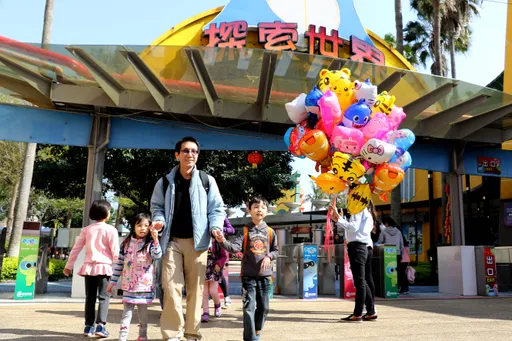 台中麗寶樂園祭新春超殺優惠 花百元還有機會獲萬元名牌