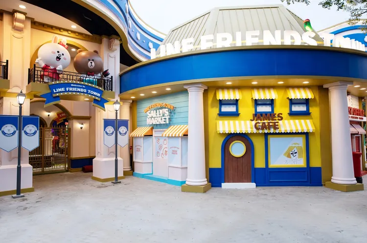 麗寶樂園探索世界12歲以下入園只要99元，再加100元即可體驗全新場域「熊大的麗寶小鎮」。麗寶提供