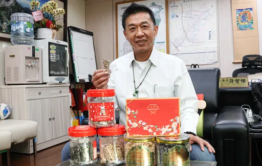 過年必吃!立委許智傑親薦高雄伴手禮 這點心酥脆「真涮嘴」