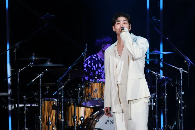 白虎驚喜演唱中文歌《永不失聯的愛》。鄭孟晃攝