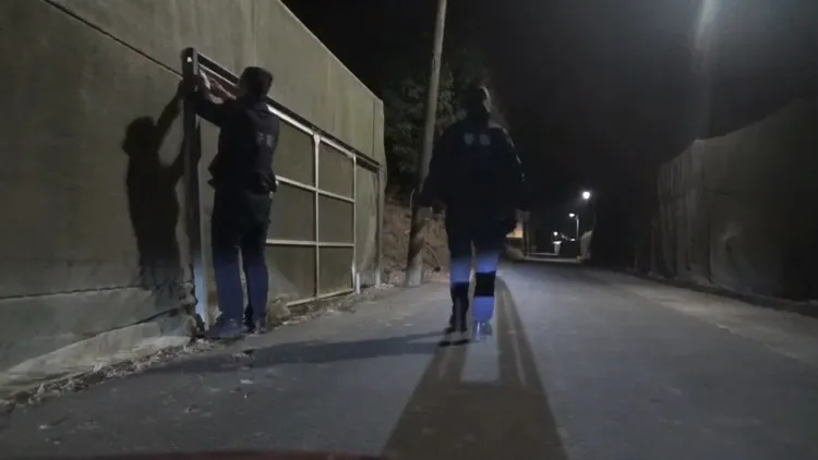 警方夜巡棗園護棗，獲果農肯定。翻攝畫面