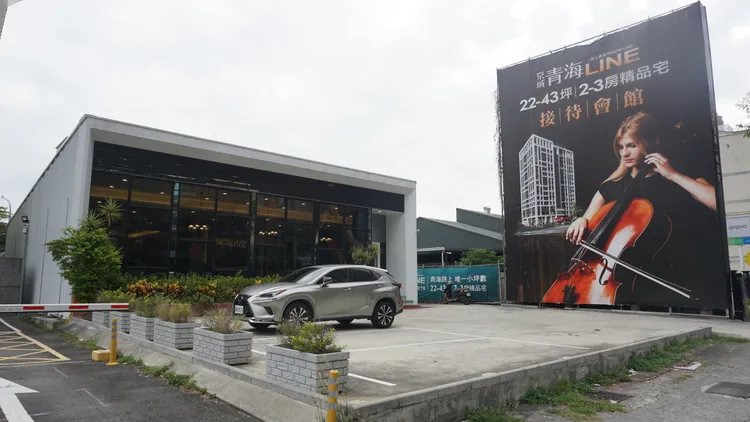 建商對於新屋房市操作較不輕言降價，但若中古屋房價持續下跌，市場會出現大量買中古屋，屆時房價可能出現鬆動。葉家銘攝