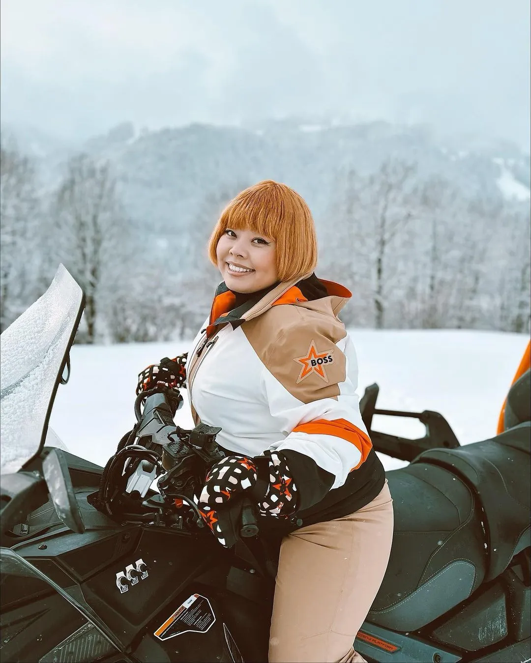 渡邊直美穿著BOSS x Perfect Moment滑雪系列服裝挑戰滑雪、騎重機,玩得很開心。翻攝watanabenaomi703  IG