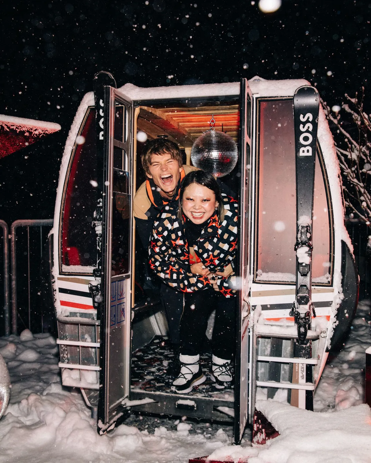 渡邊直美在阿爾卑斯山派對玩得很開心。品牌提供