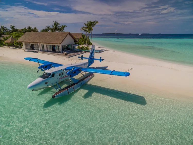 私享旅遊推出馬爾地夫四季私人島祕境，僅有水上飛機可抵達沃亞瓦（Voavah）這座約2公頃大的天然遊樂場。Four Seasons提供
