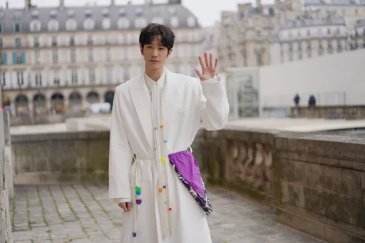 「國際劉」底加!劉以豪巴黎看秀被LV震憾 流利英文吸引外媒