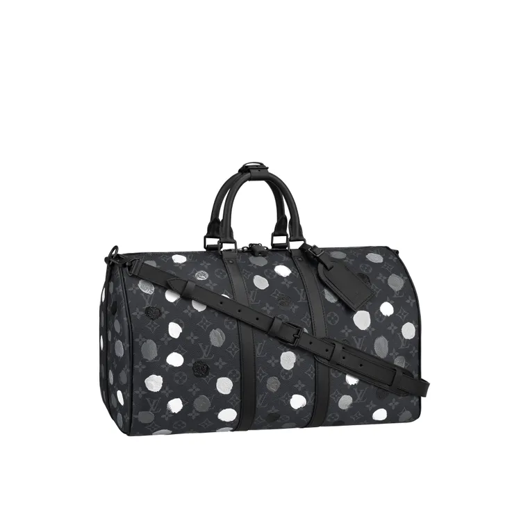LV x Yayoi Kusama聯名系列Keepall 55 旅行袋，11萬1000元。品牌提供