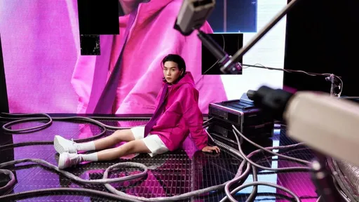 BTS Suga官宣「修成正果」對象大公開  亮出女團級白皙美腿出門見客