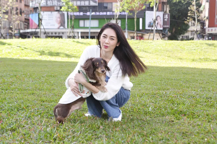 小琁表示寵物比小孩還貼心撒嬌呢。朱世閎攝