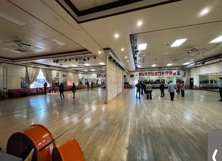 「舞星」舞蹈教室官網顯示，舞蹈教室內部寬敞。