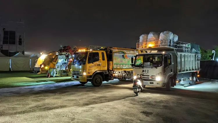 台中市環保局清潔隊花不到3小時迅速清空22萬跨年晚會人潮製造的垃圾。台中市環保局提供