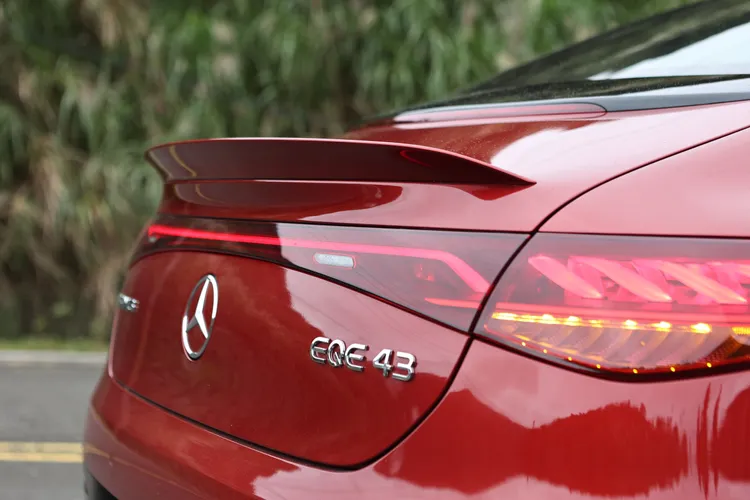 EQE43的表現其實已比內燃機時代的53車系感受更強。翁玉信攝