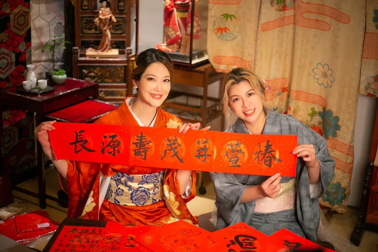 姚采穎（左）很感謝花筏亭老闆出手援助。花花提供