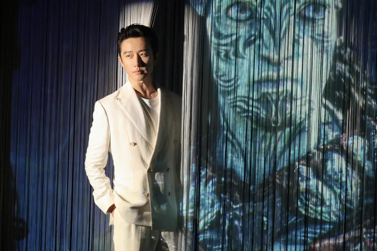 中國男星黃軒為電影《阿凡達》首度獻聲，演繹粗獷的礁人族酋長。翻攝黃軒工作室微博