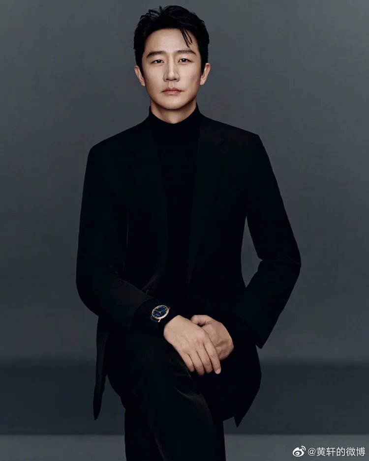 因氣質被不少時尚精品相中的黃軒，日前被瑞士製錶寶珀任命為品牌形象大使。翻攝黃軒微博