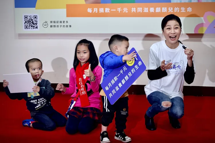 愛心大使方文琳（右）今出席活動。林林攝