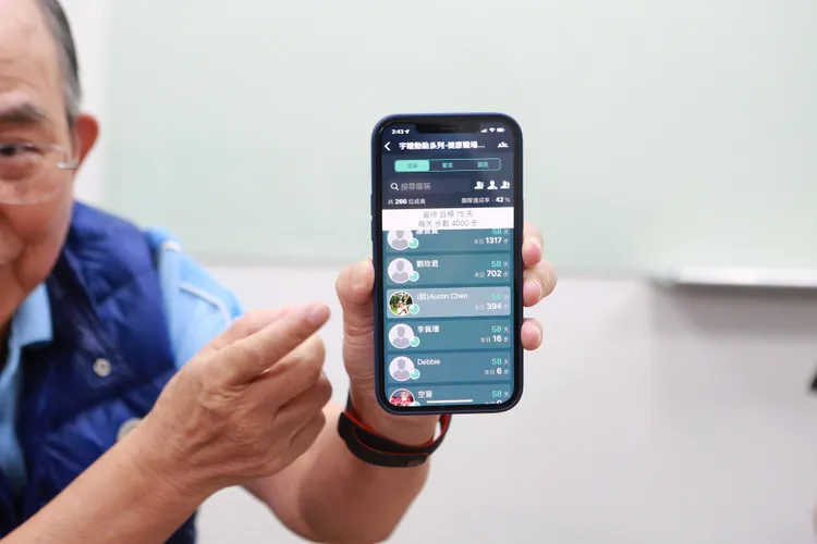 陳益世熱愛健走，設定目標後，已連續375周達標。朱世閎攝