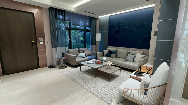 實品屋客廳，空間寬敞不拘束。王鈞生攝