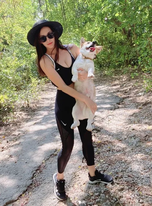 高雄有海有山，讓歐娜認為「高雄最適合我」。歐娜提供