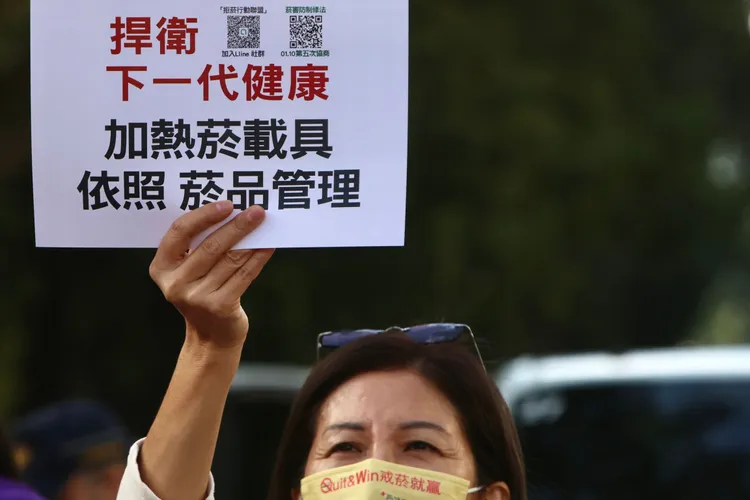 醫師強調抽菸是所有身體疾病共同的危險因子。資料照，林林攝