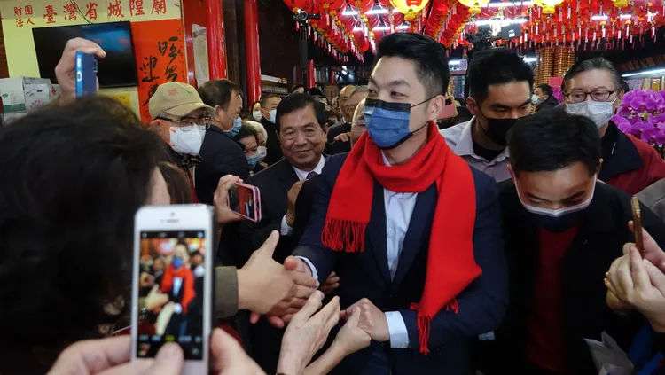 蔣萬安今天用台語向民眾拜年。莊宗達攝