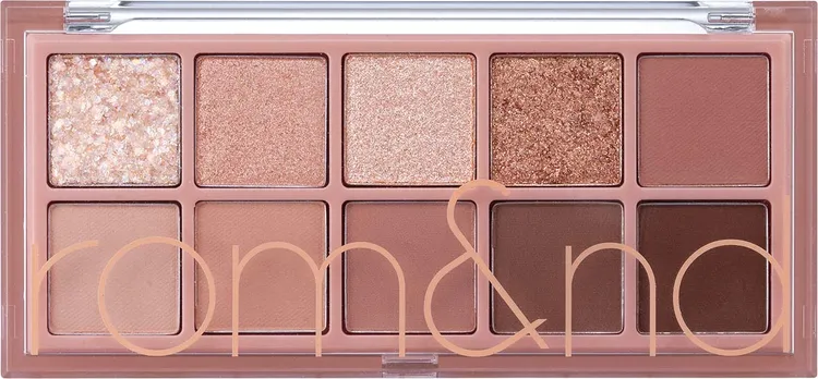 rom&nd勝過眼皮十色眼影盤03玫瑰花蕾花園，85折價808元。業者提供