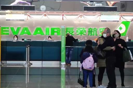 有圖！行李堆滿天　長榮航勤不滿年終僅1個月請假中