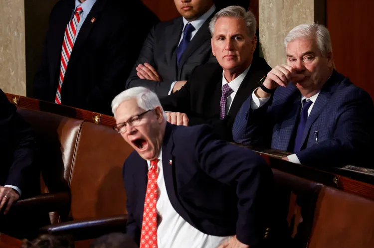 美眾議院議長選舉膠著拉鋸，歹戲拖棚，德州共和黨眾議員賽軒打了一個特大的哈欠。路透社