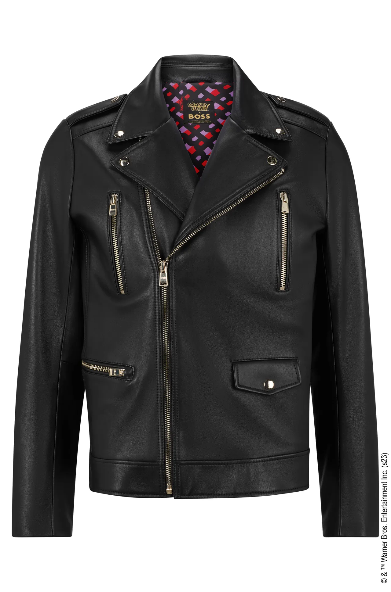 Looney Tunes x BOSS农历新年联名系列羊皮骑士夹克，台北101专门店独家贩售，4万3900元。品牌提供