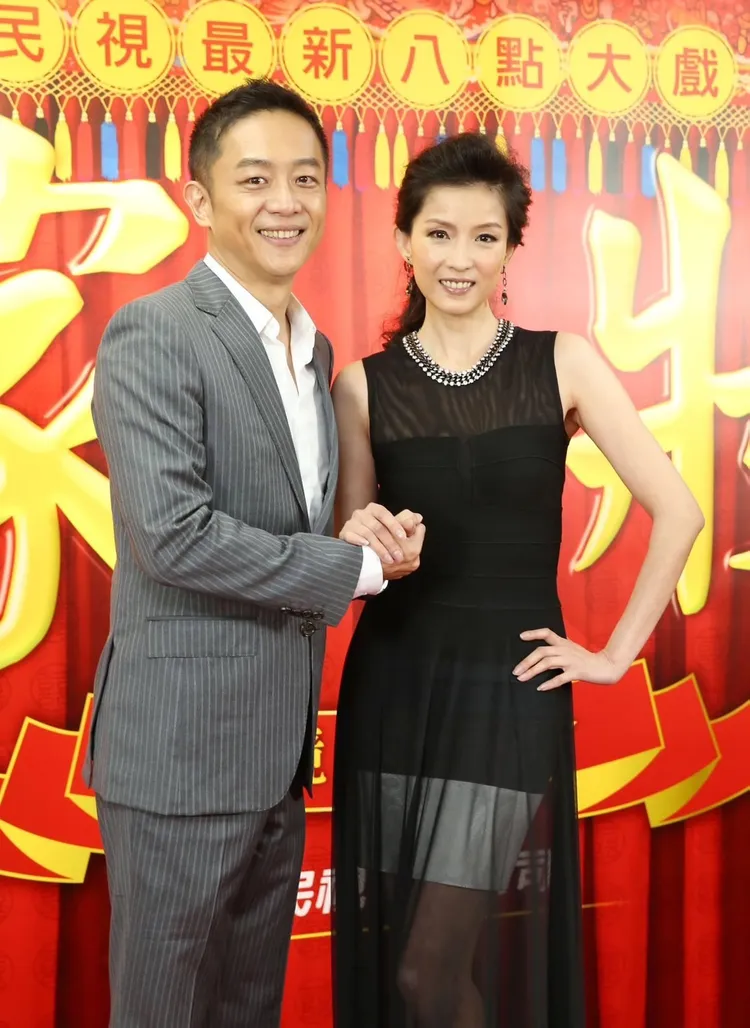 葉全真（右）和陳昭榮曾雙雙從三立投效民視。翻攝民視臉書