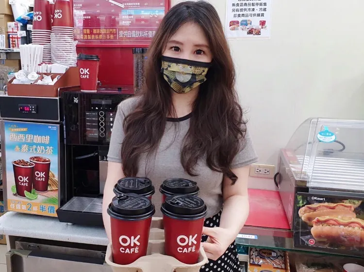 OKmart咖啡同品項買2送2。業者提供