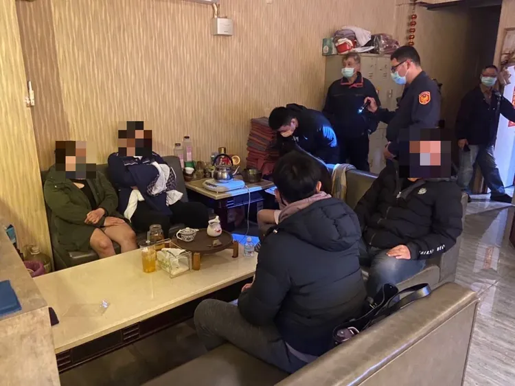 警方查出業者媒介女子以1300元提供半套服務。讀者提供