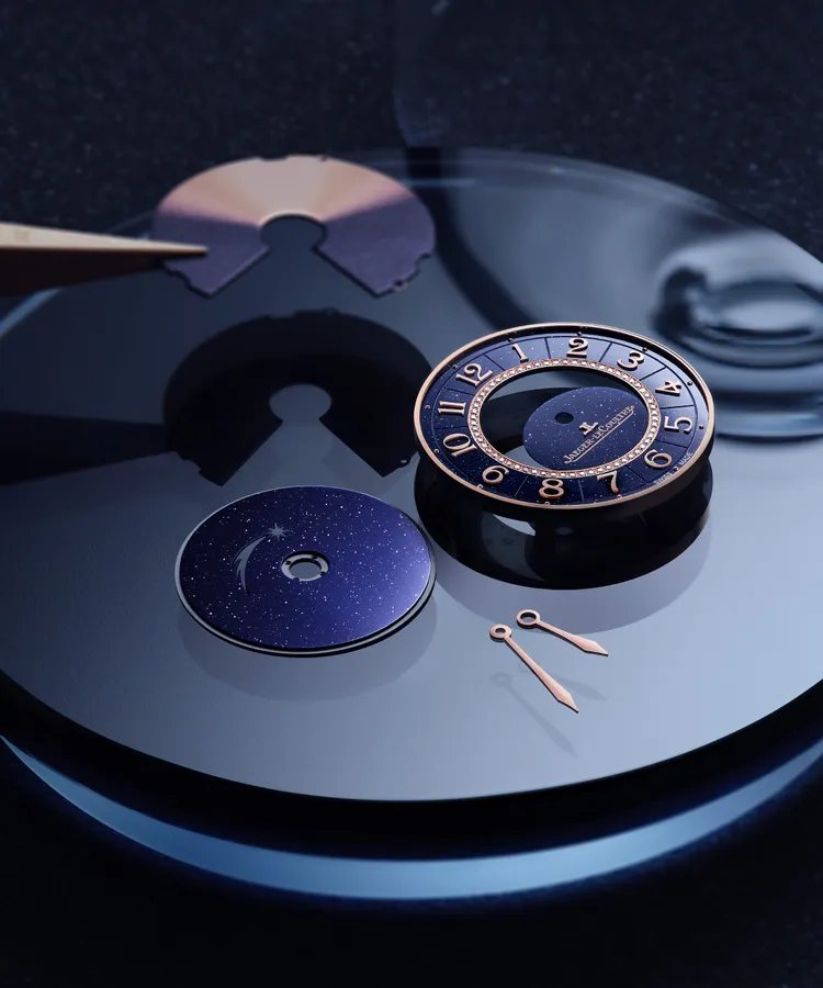 積家藉由工匠們潛心研發的自製734型自動上鍊機芯搭配多層次錶盤，捕捉了夜空中璀璨流星捉摸不定且一掠而過的唯美動態。品牌提供