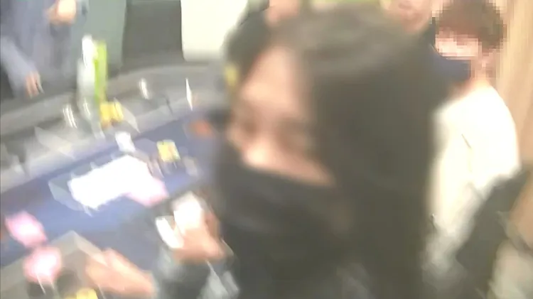 警方查獲現場6男1女賭客，以及共同賭資籌碼120萬2900元。警方提供