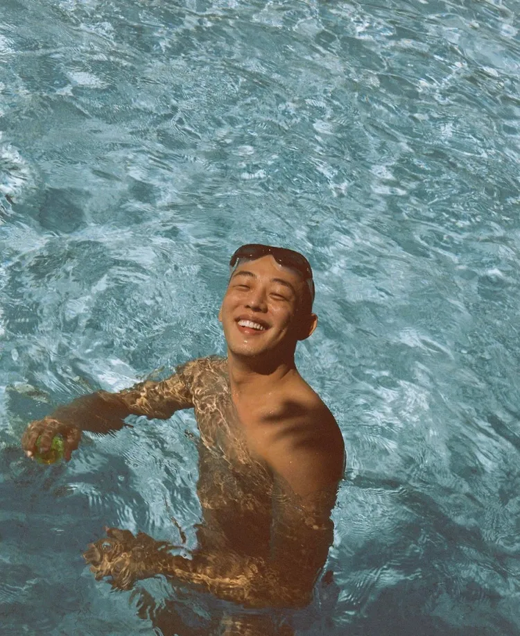 劉亞仁外型高大陽光。翻攝劉亞仁IG