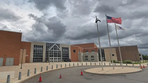 29歲女假扮妹子入高中就讀　傳簡訊邀同學聚會「怪怪的」被抓包